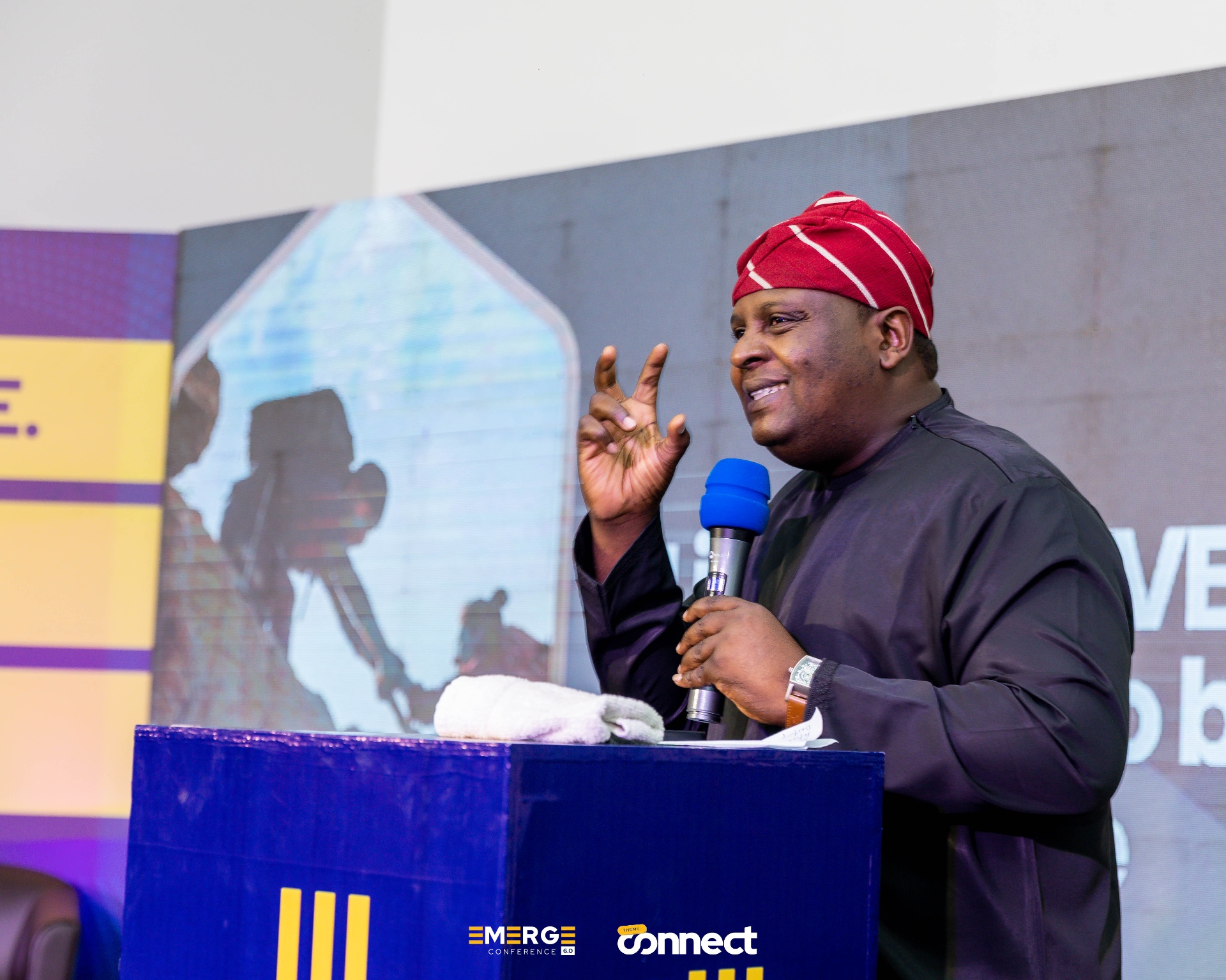 Speaker gesturing during presentation